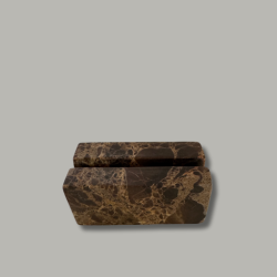 Ayu Marmor holder